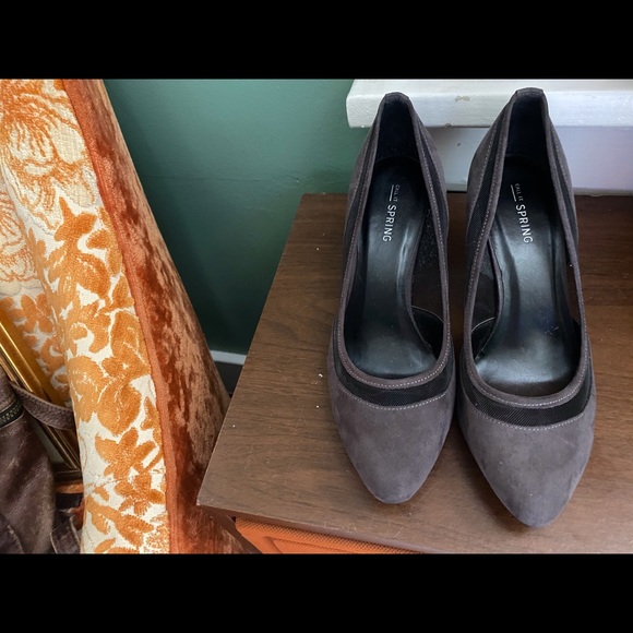 Call it Spring gray pumps - Picture 2 of 5